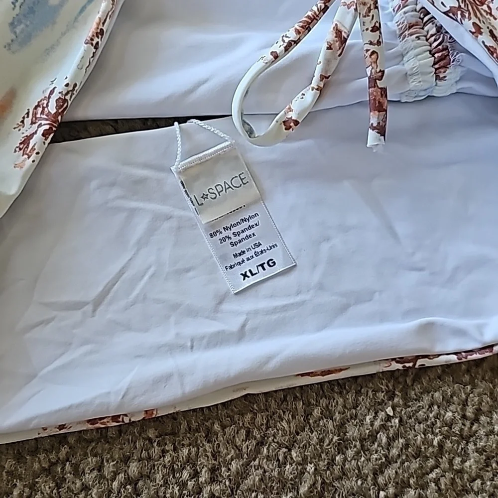 L Space Wilder Bikini Top Tropical Cream XL